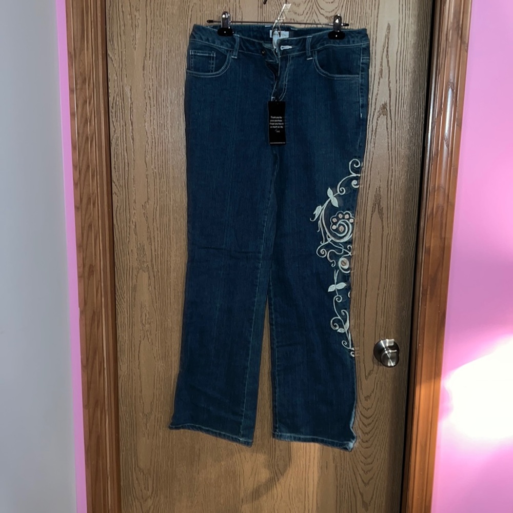 New jeans w tags. Straight leg. 29-1/4” inseam. 11-1/4” from waist to crotch